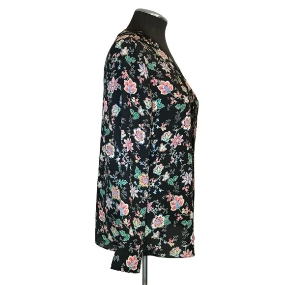 Banana Republic - Drapey Floral Long Sleeve V-Neck Blouse – Small - Picture 5 of 11